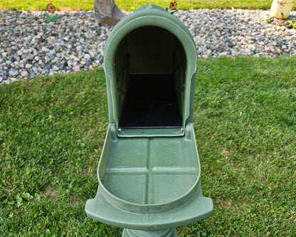 Plastic Freestanding Mailbox