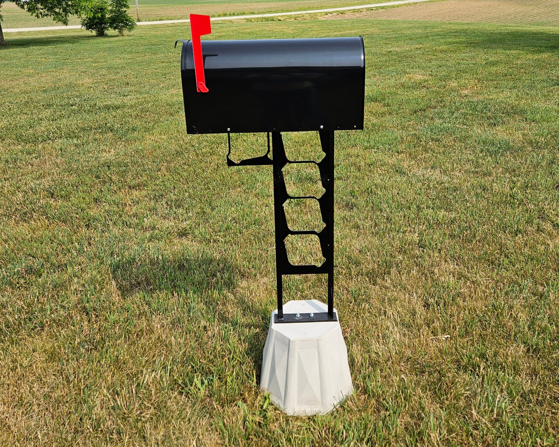 Concrete Base Large Freestanding Mailbox