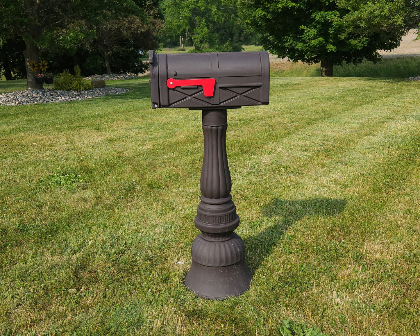 Plastic Freestanding Mailbox