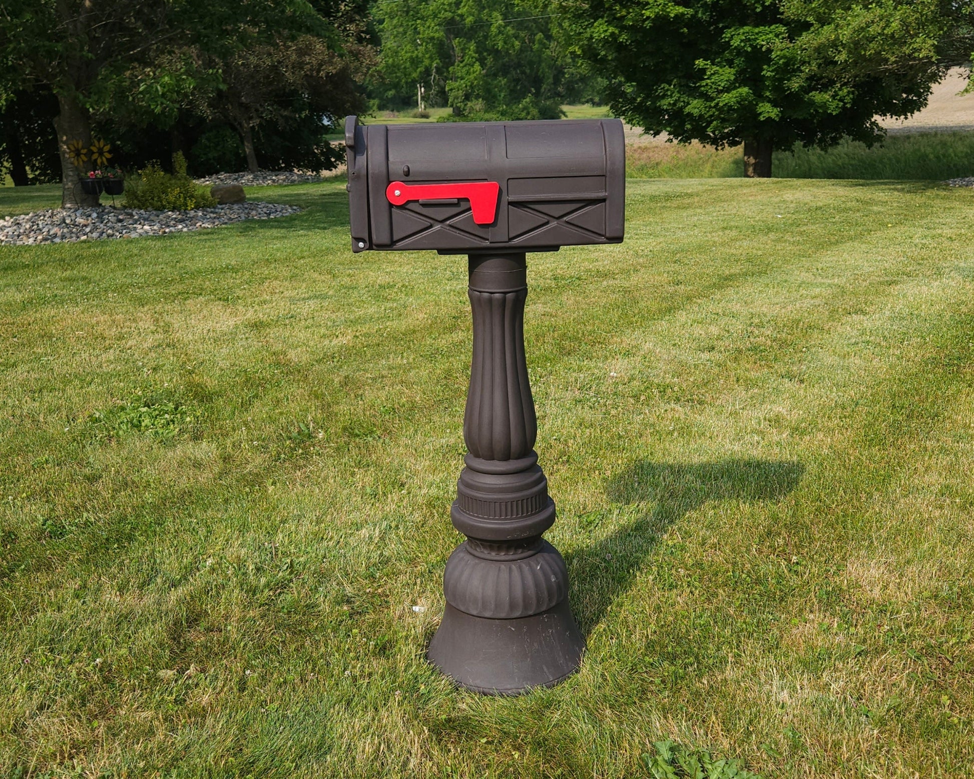 Plastic Freestanding Mailbox