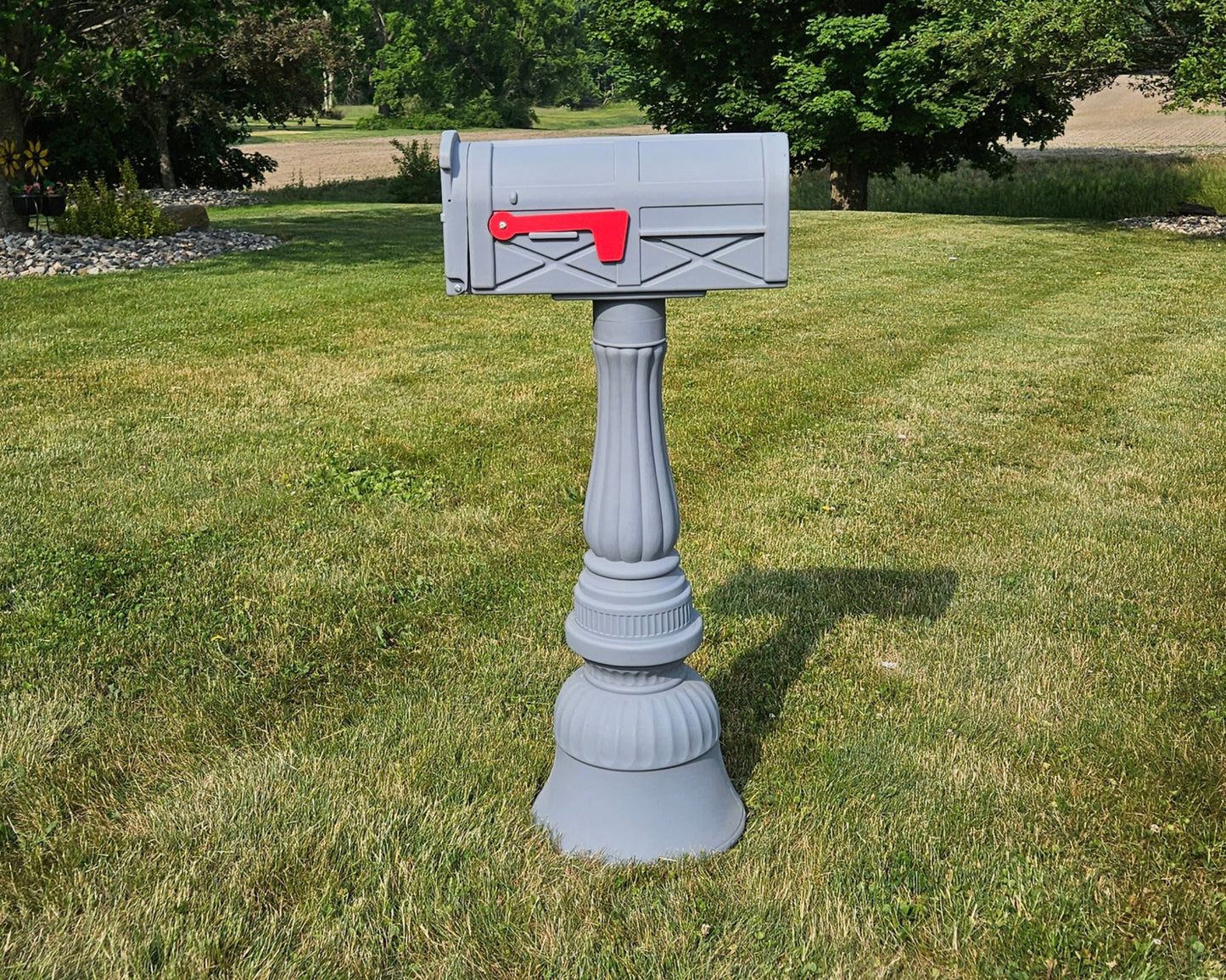 Plastic Freestanding Mailbox