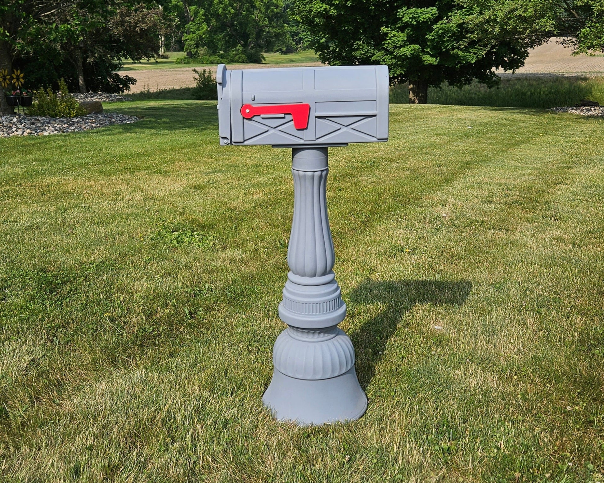 Plastic Freestanding Mailbox