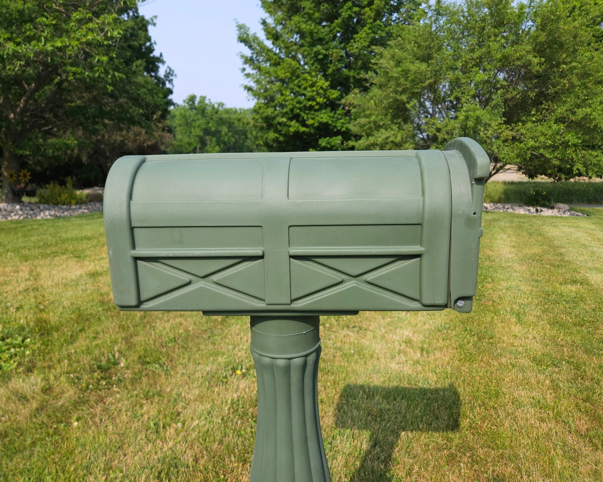 Plastic Freestanding Mailbox