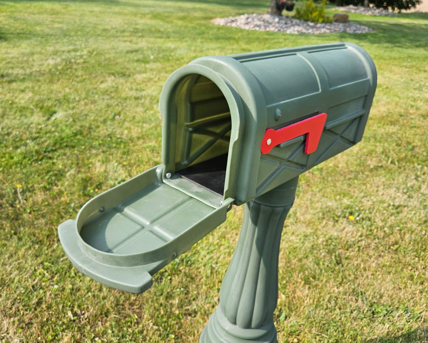 Plastic Freestanding Mailbox